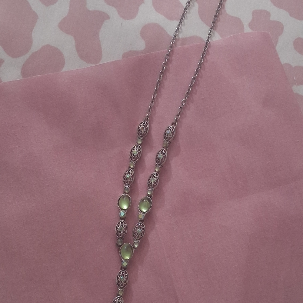 Elegant Green and Silver Women's Necklace - Picture 2 of 5